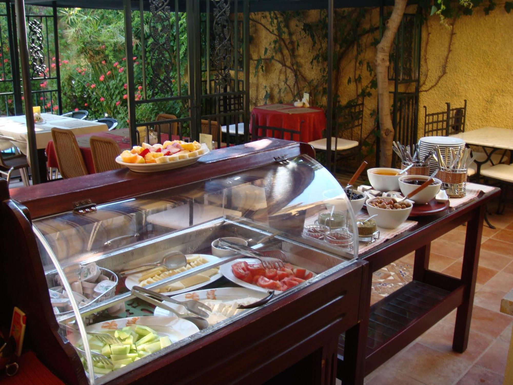 Villa Danlin Hotel Гёчек Экстерьер фото