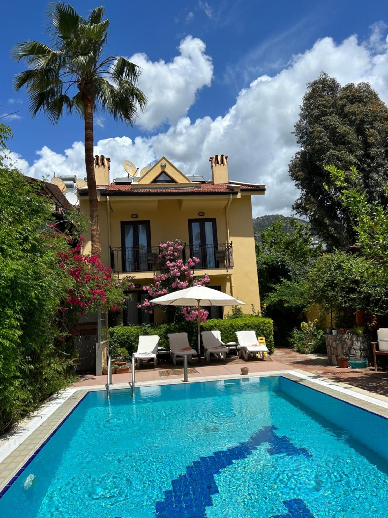 Villa Danlin Hotel Гёчек Экстерьер фото