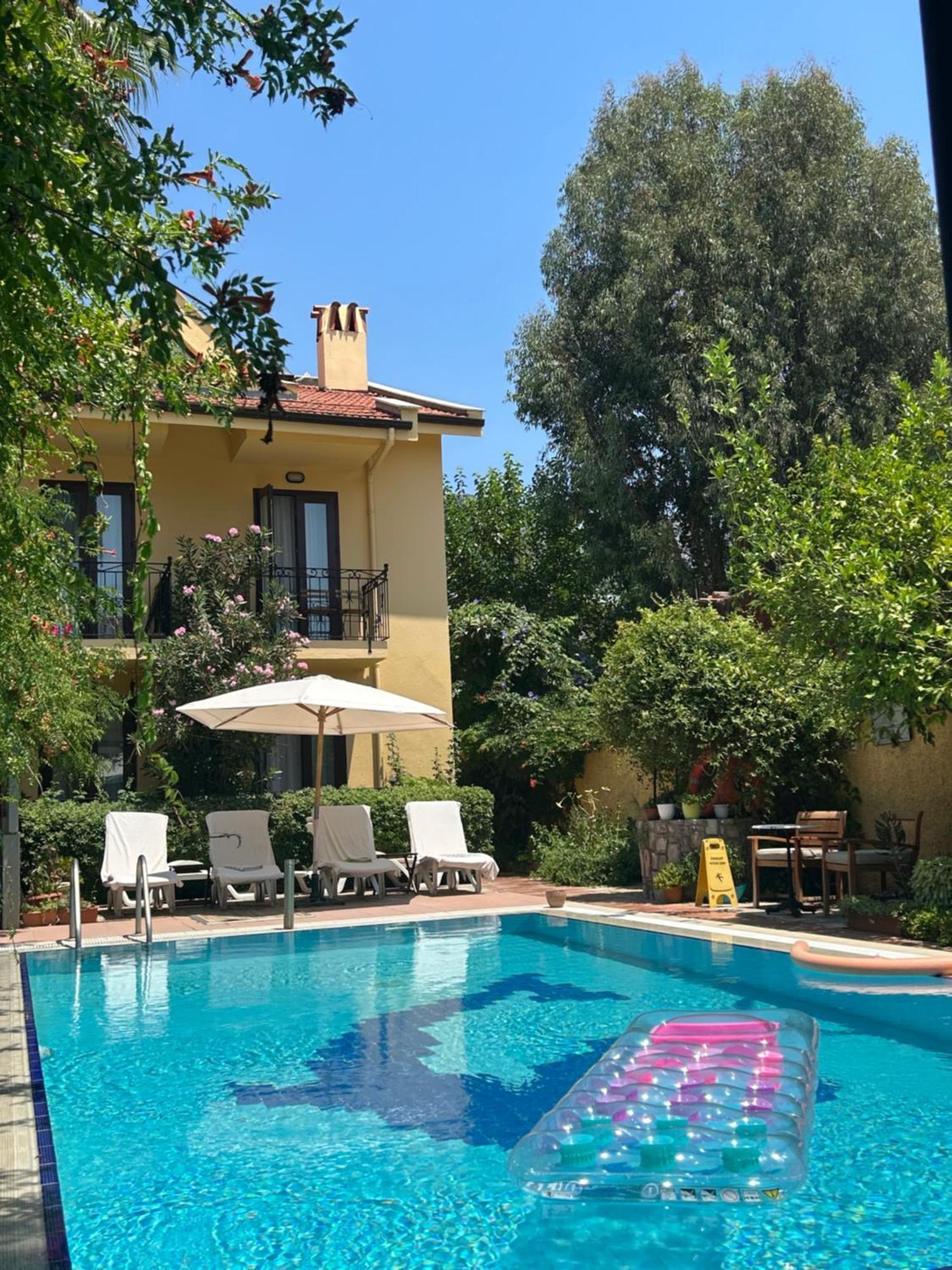 Villa Danlin Hotel Гёчек Экстерьер фото