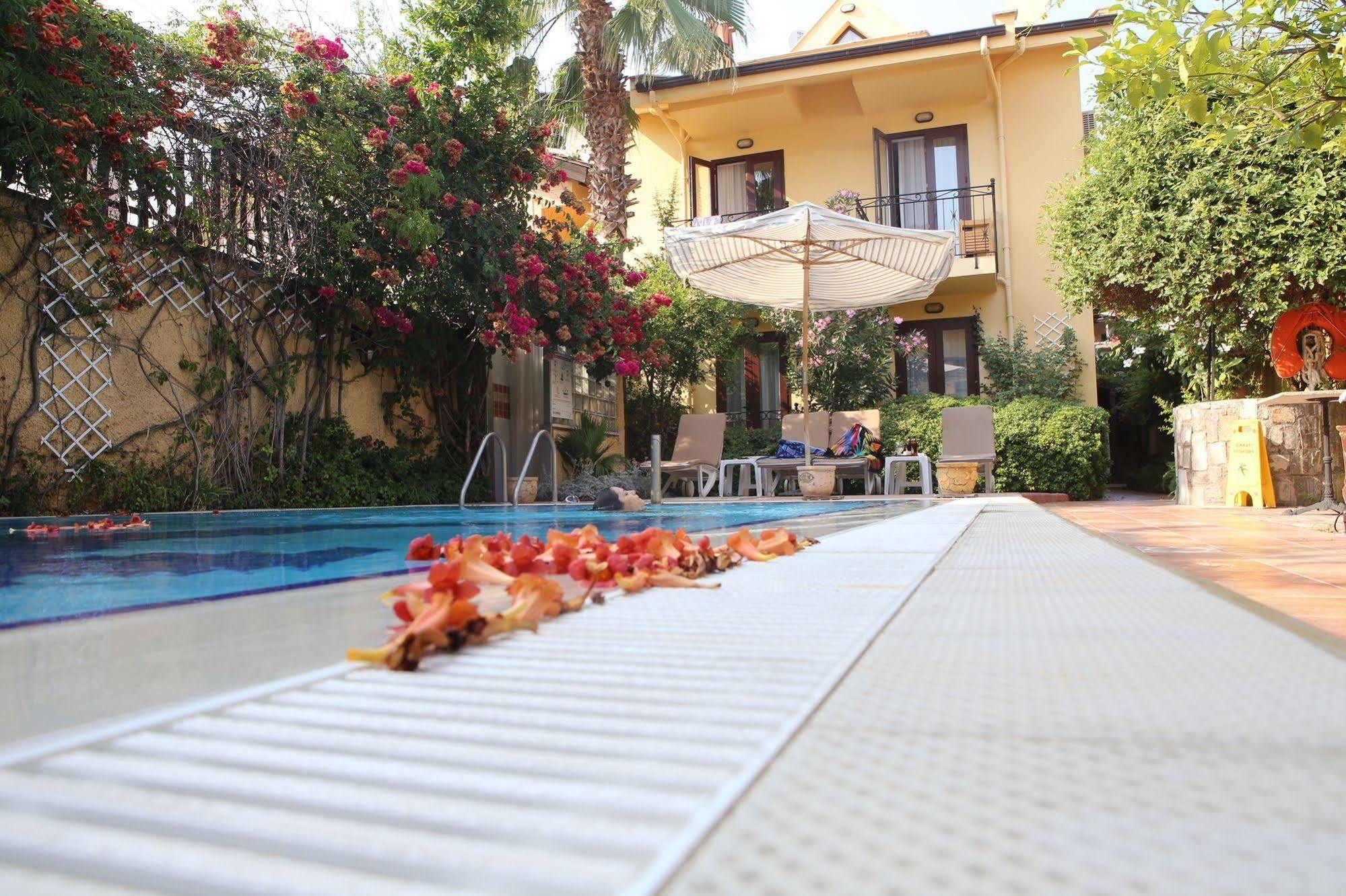 Villa Danlin Hotel Гёчек Экстерьер фото